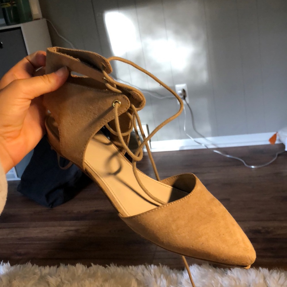 Tie ankle ballet flat